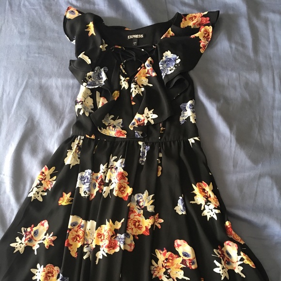 Express flower printed dress - Picture 2 of 6